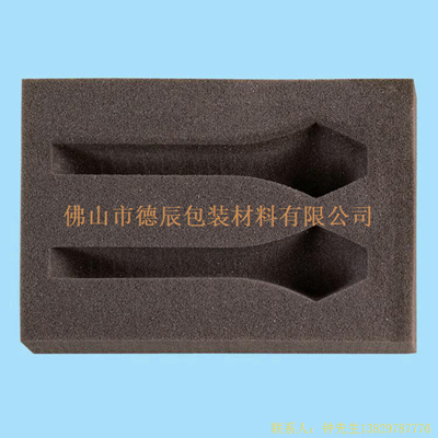 海綿內(nèi)托對各行各業(yè)產(chǎn)品起到絕緣、密封、防震、防塵、填充、隔音、固定，能夠保護包裝產(chǎn)品在運輸過程中安然無恙，起到保護產(chǎn)品的一個作用，同時可以美化產(chǎn)品，提升產(chǎn)品檔次。