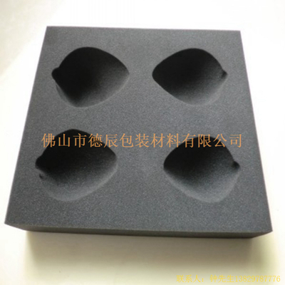 海綿內(nèi)托對各行各業(yè)產(chǎn)品起到絕緣、密封、防震、防塵、填充、隔音、固定，能夠保護包裝產(chǎn)品在運輸過程中安然無恙，起到保護產(chǎn)品的一個作用，同時可以美化產(chǎn)品，提升產(chǎn)品檔次。